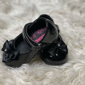 Black formal sandals